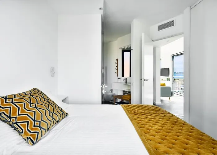 Villa Private Front With Garden And Garage Antibes