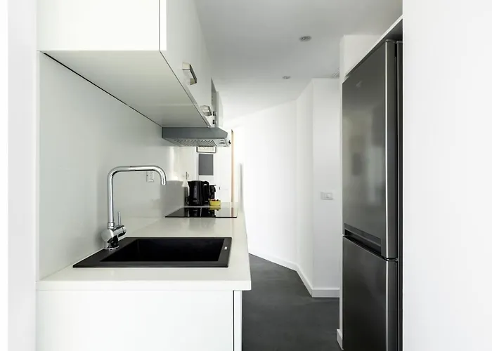 Villa Private Front With Garden And Garage